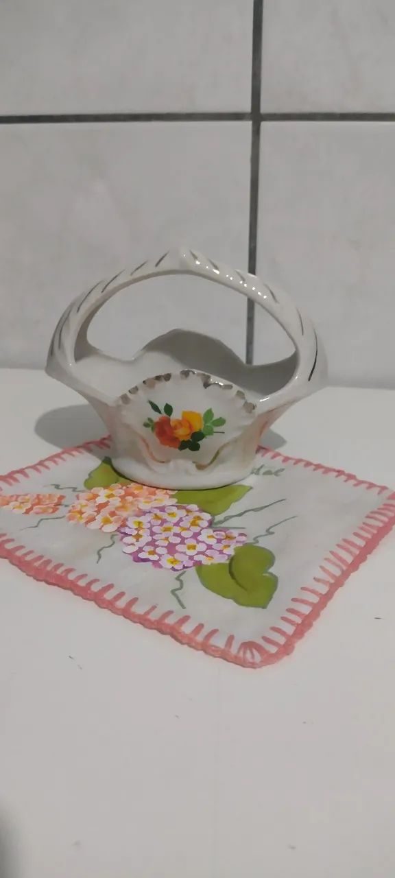 Mini floreira em porcelana Antiga 1940