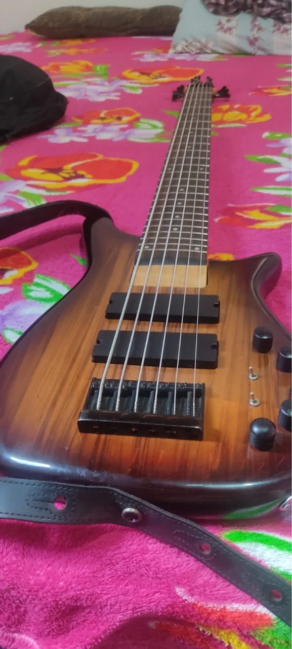 Contra-Baixo RCustom Luthier