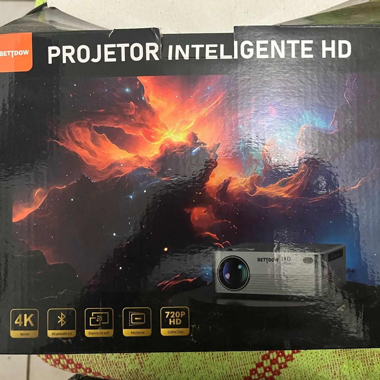 Projetor Bettdow Android HD 1080p + Caixinhas de Som