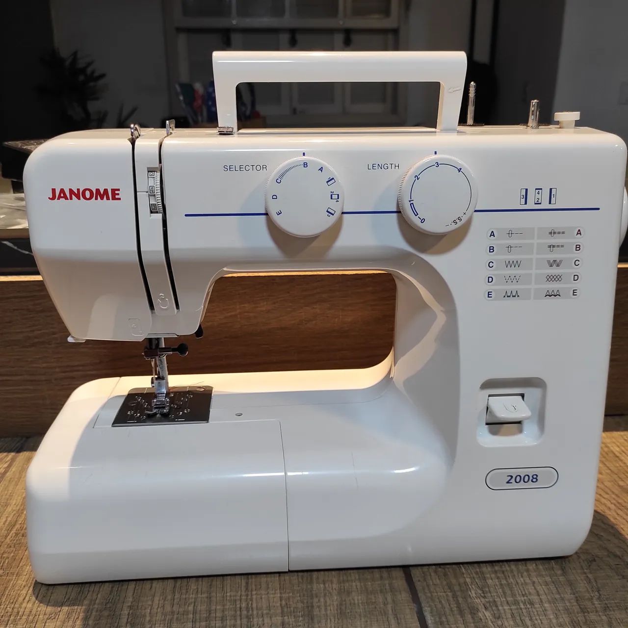 Máquina de costura 110v64418733692418120