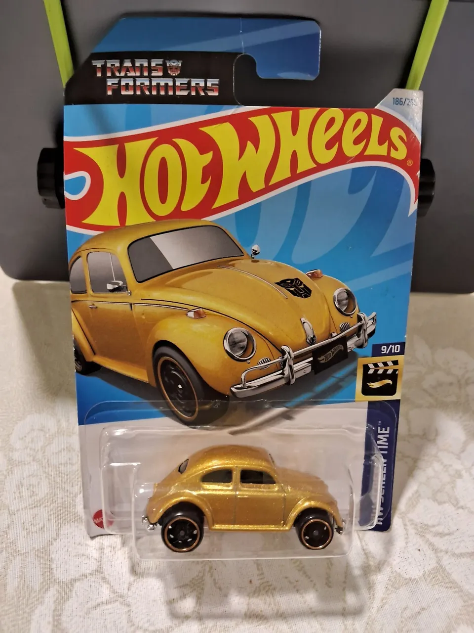 Hot Wheels Transformers Bumblebee Dourado