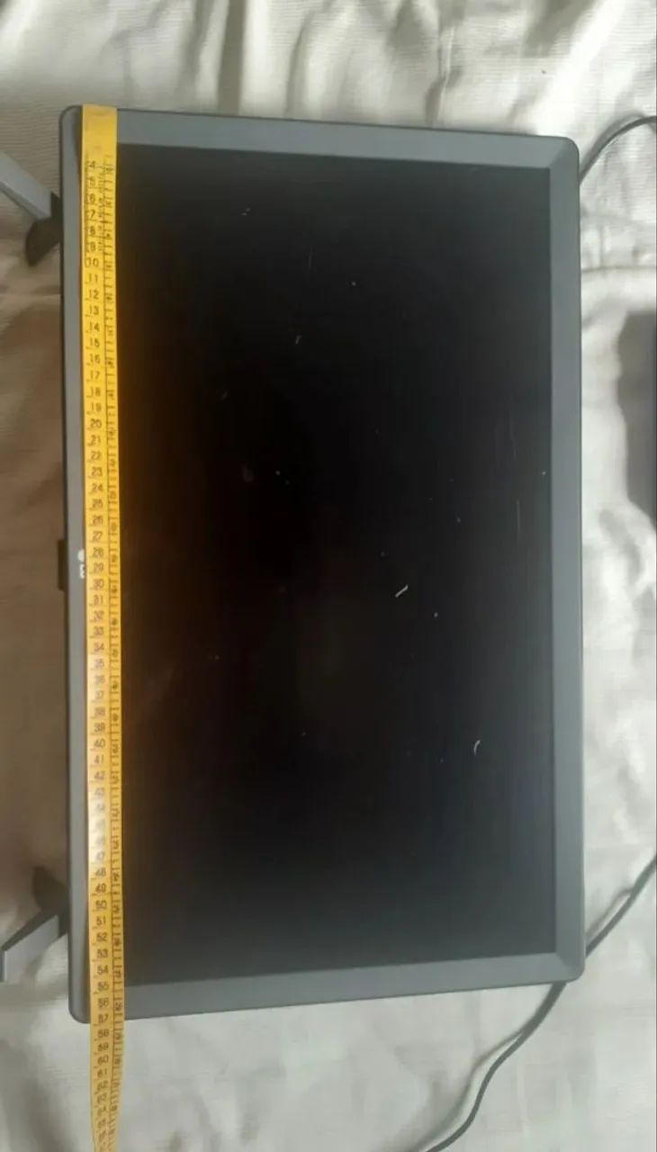 TV LG 24 polegadas, full HD, SMART. Com pés e parafusos inclusos. Nunca usei.  - Foto 3