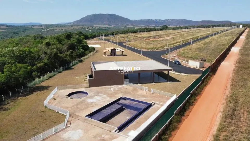 Terreno com 432,62m² no Condomínio Recanto do Lago