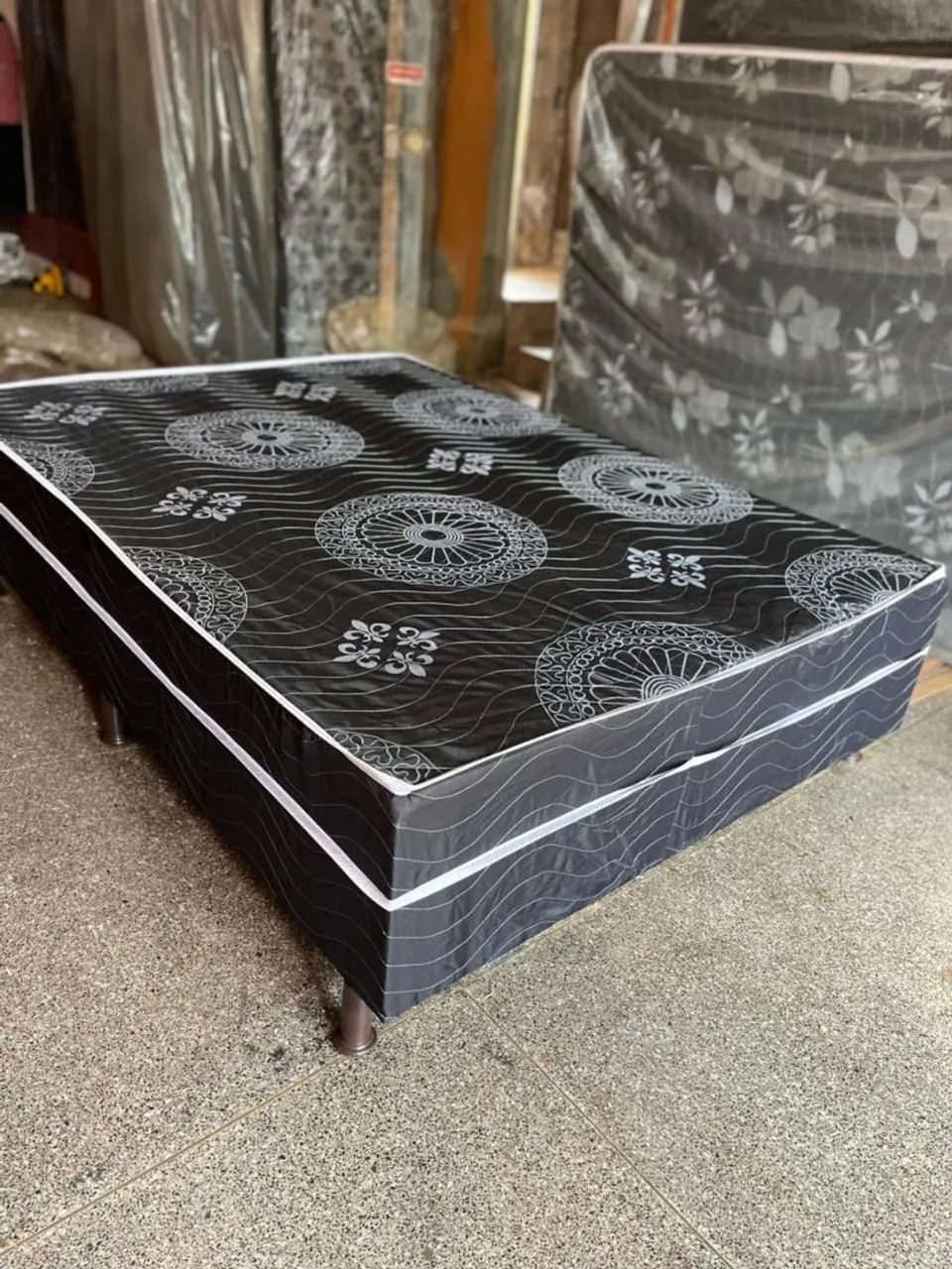 Cama Box Casal com Design Moderno