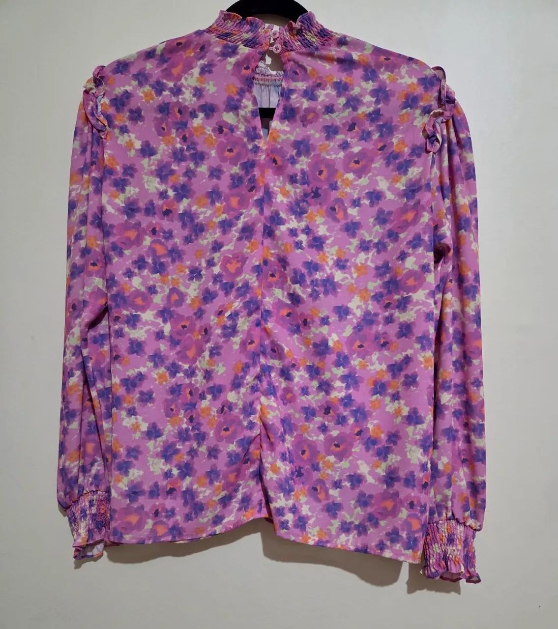 Combo com 2 Blusas NOVAS - AMARO (Rosa + Floral) - Tamanho M - Foto 5