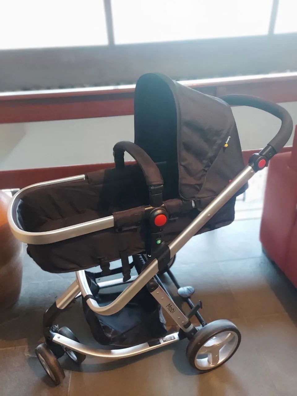Vendo Carrinho de bebê Safety com bebê conforto. - Foto 4