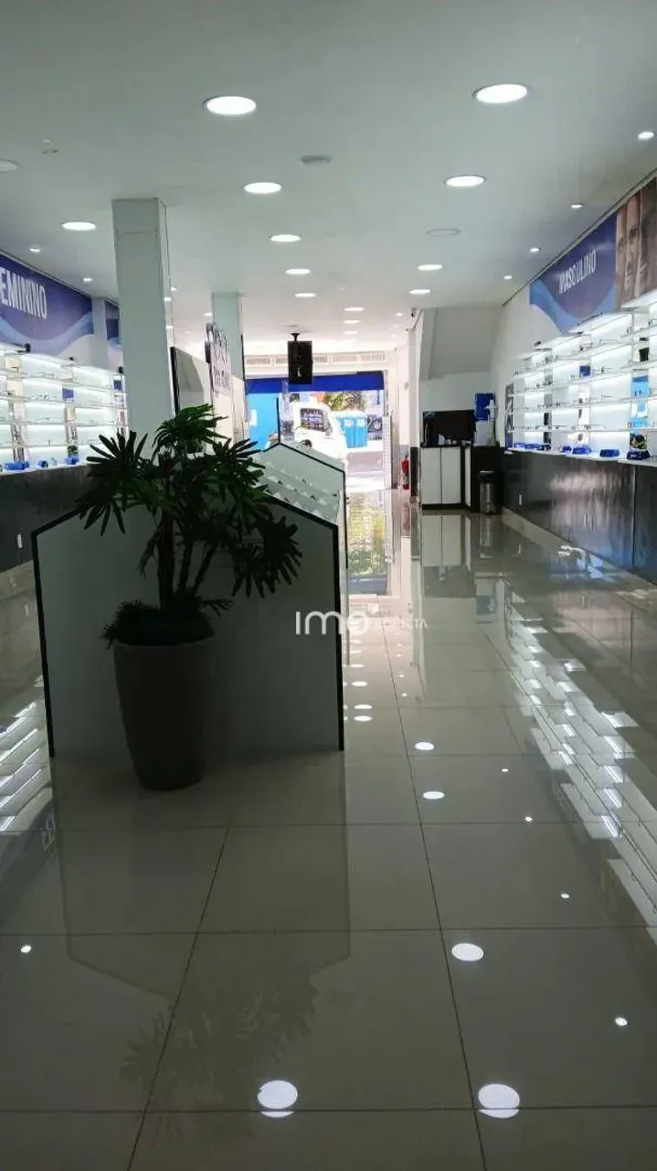 Locação Salão Comercial no Centro de Jundiaí com escritório, cozinha, banheiros e quintal