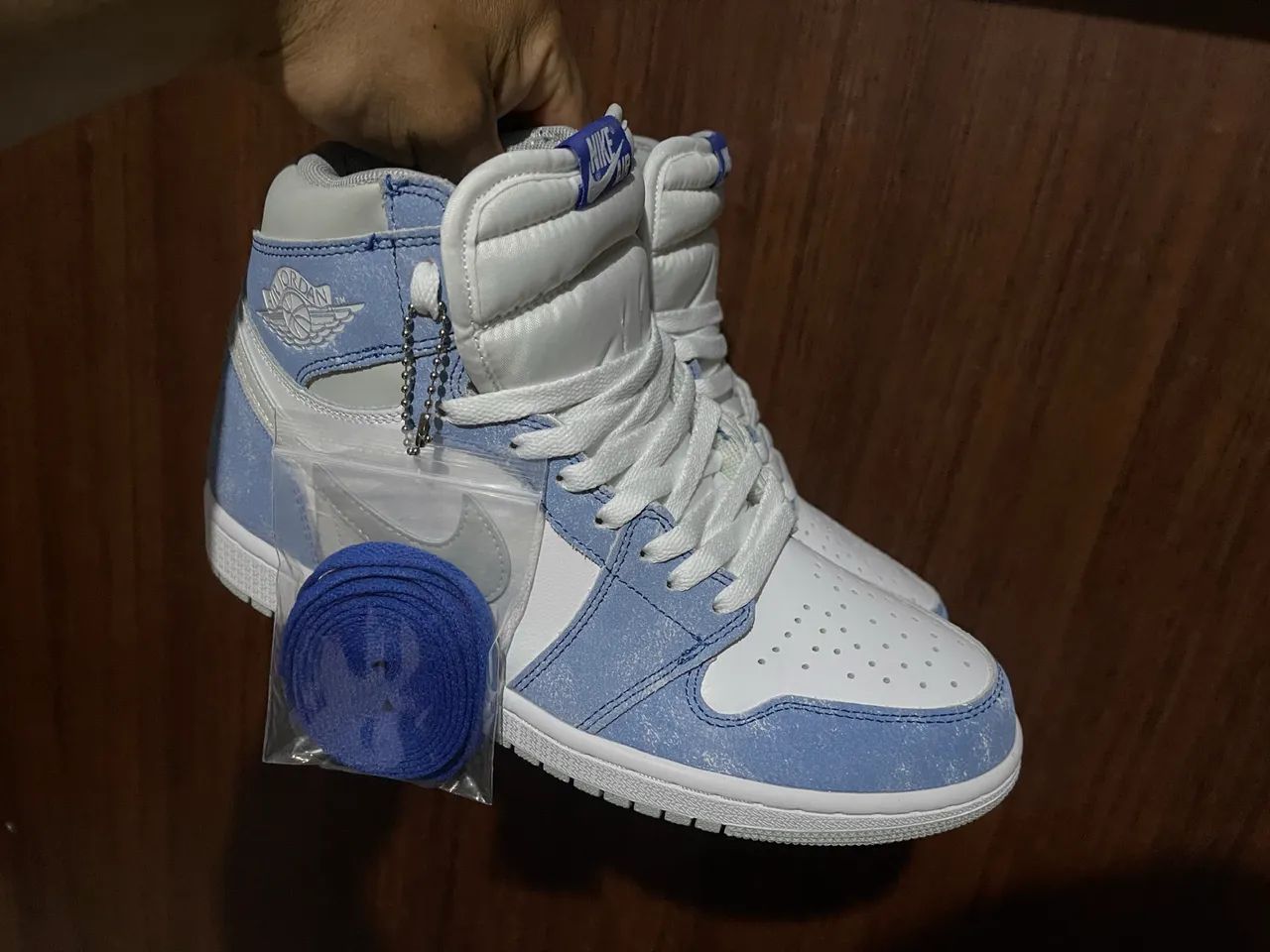 Air Jordan 1 High Hyper Royal  - Foto 2