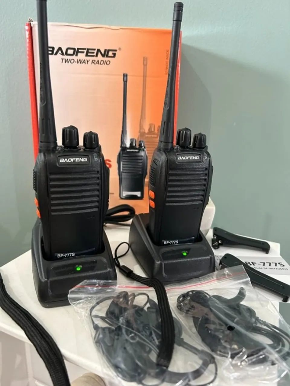 Radio Comunicador Walkie-Talkie Baofeng bs777s