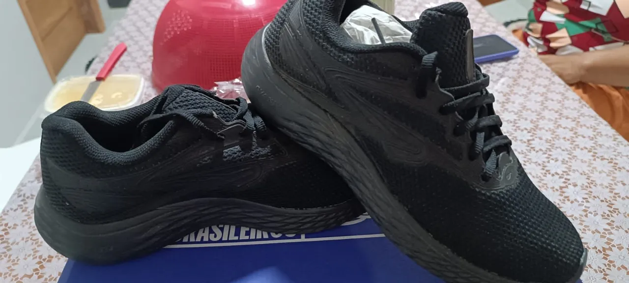 Tênis esportivo preto