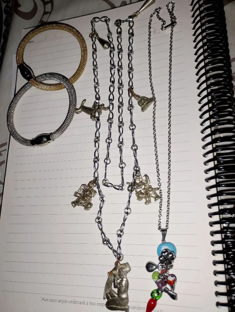 Bracelete, cordão e pulseira de aço 