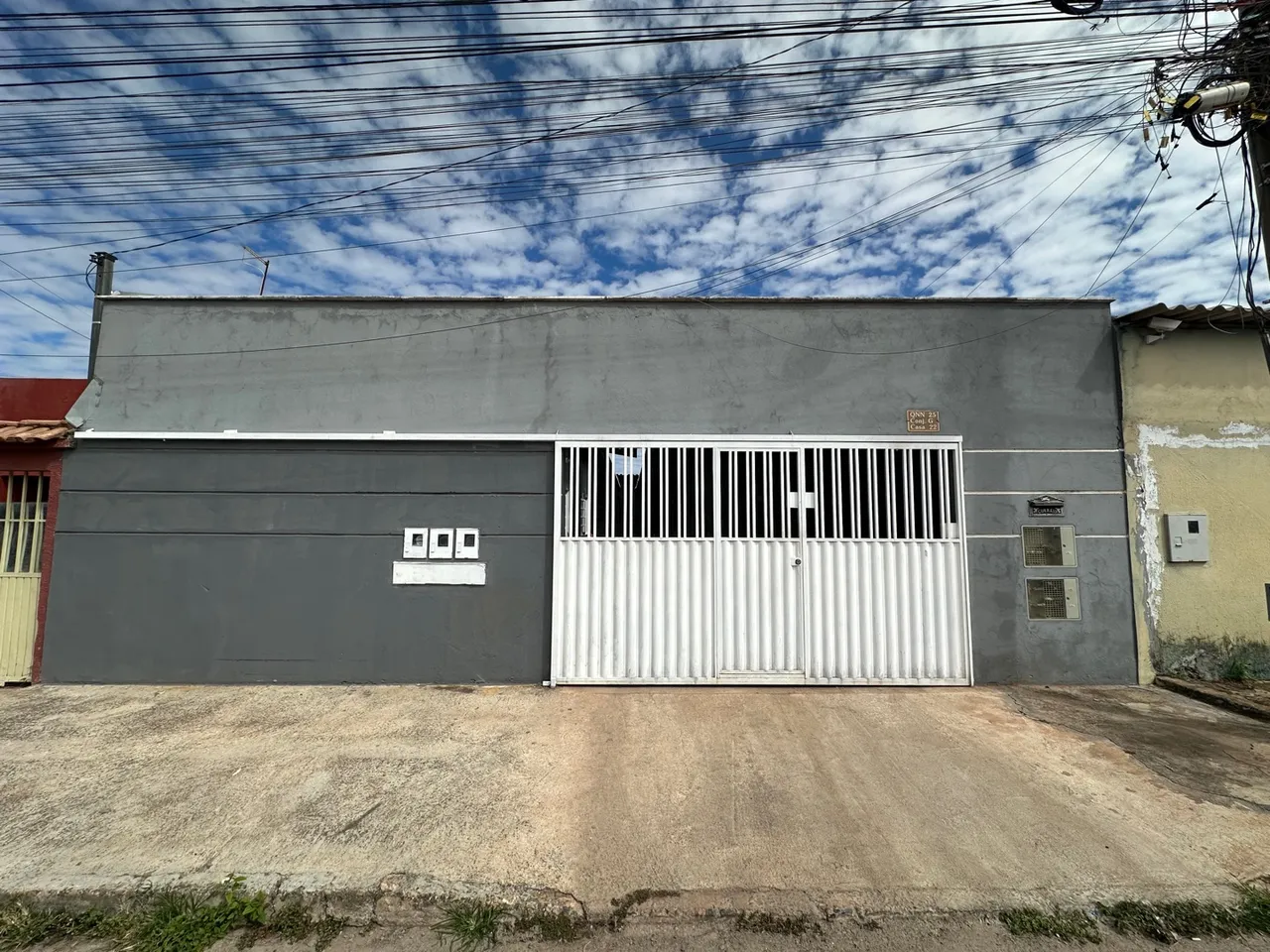 Alugo Casa 2 Quartos - QNN 25 Conj. G - Ceilândia Norte - R$ 1.000,00