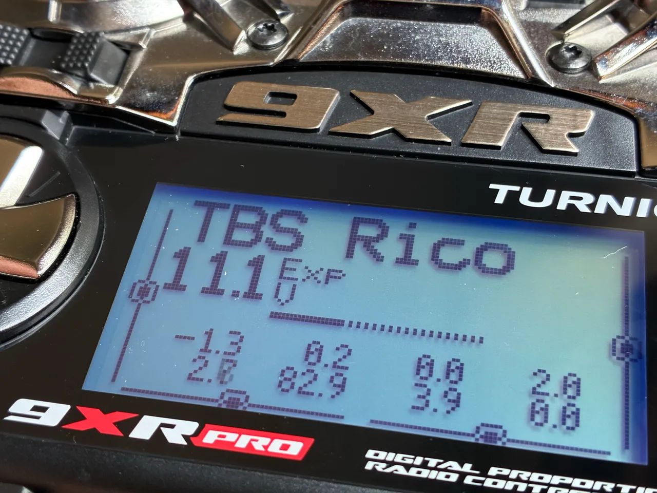 Rádio Controle TURNIGY 9XR PRO novo na caixa !! - Foto 5