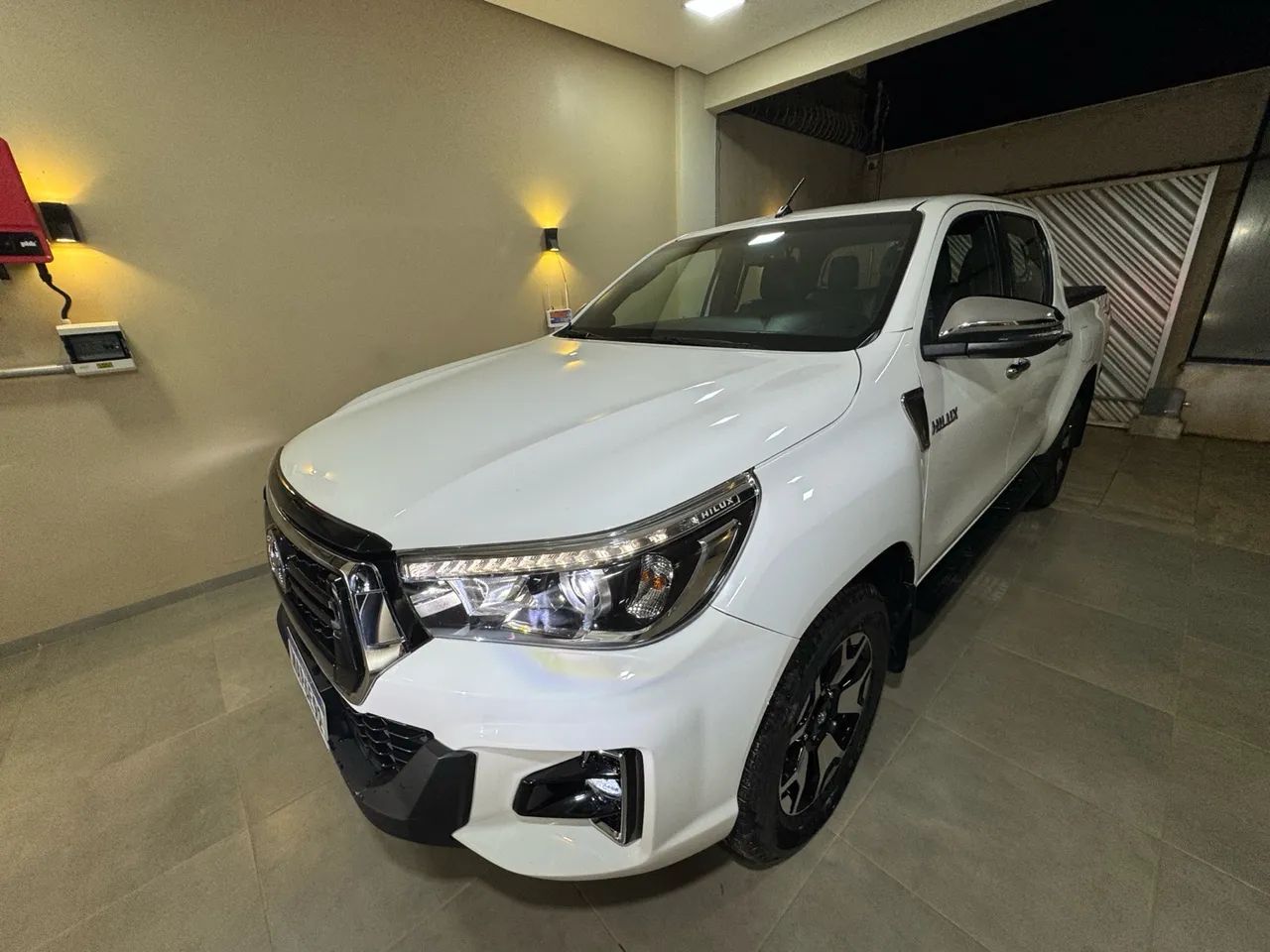 Hilux srx edição 50 anos apenas 51 mil km   - Foto 3