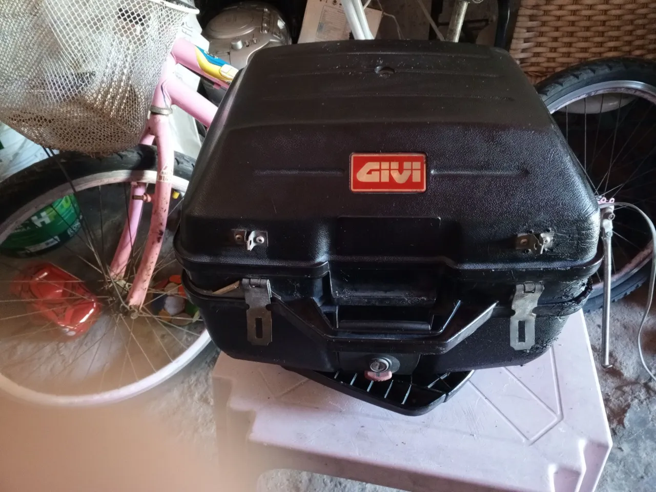 Baú GIVI para Moto - Preto(Retirada no Conjunto Esperança)