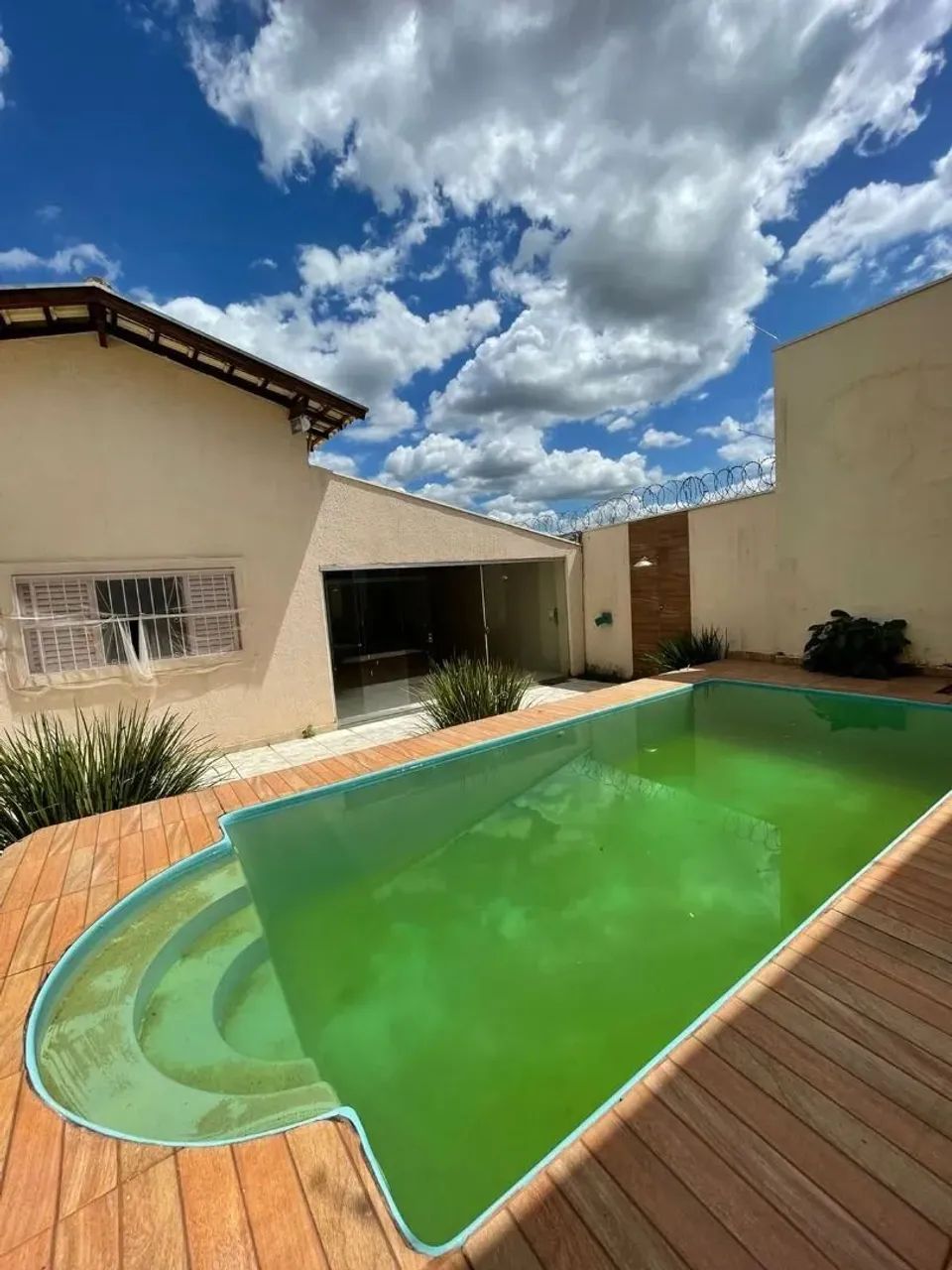 Casa com Piscina - 3 Suítes - Jardim São Bento