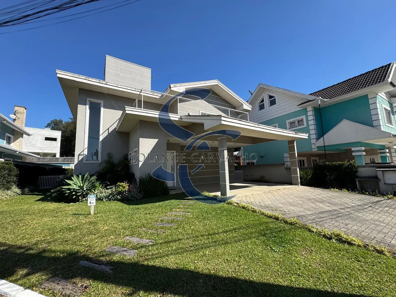 CASA EM CONDOMÍNIO FECHADO NO UMBARÁ