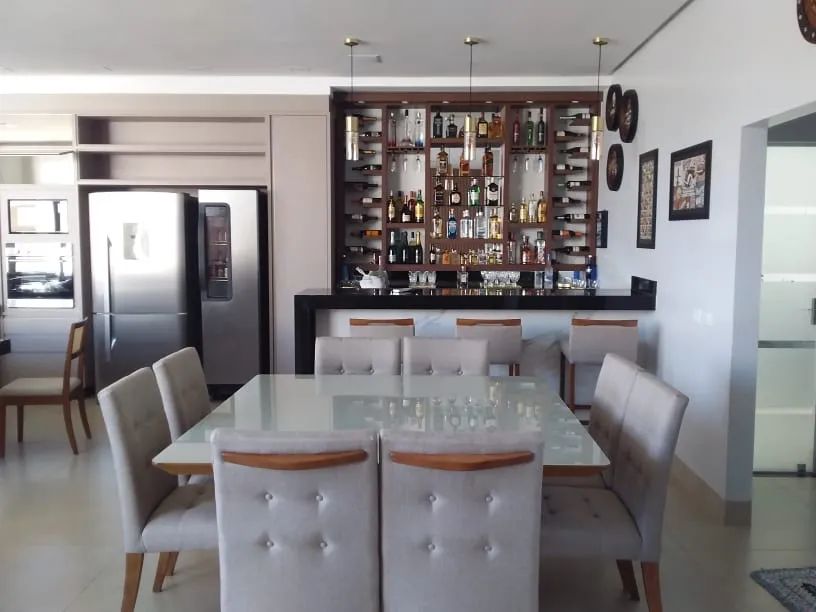 Mesa de Jantar Elegante com Design Moderno de madeira  - Foto 2