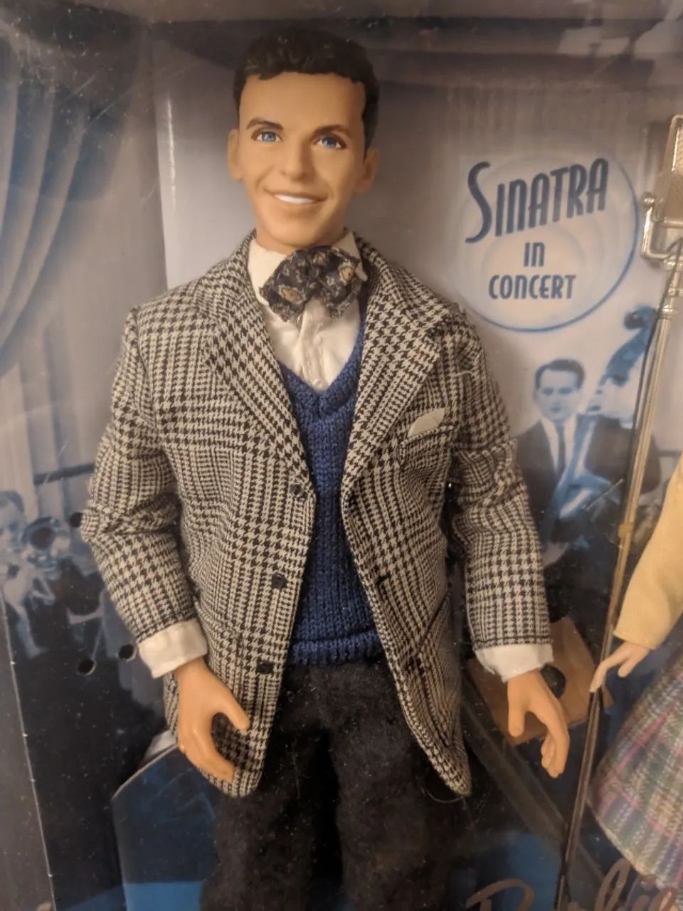 Barbie Collector Loves Frank Sinatra  - Foto 2