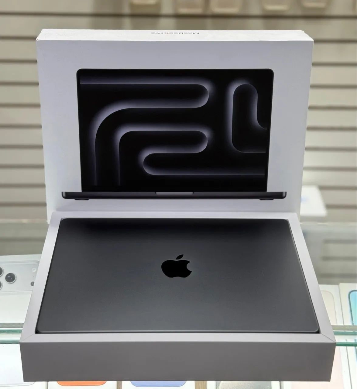 Macbook pro 14 polegadas chip m3 pro 18gb / 512gb LOJA FÍSICA