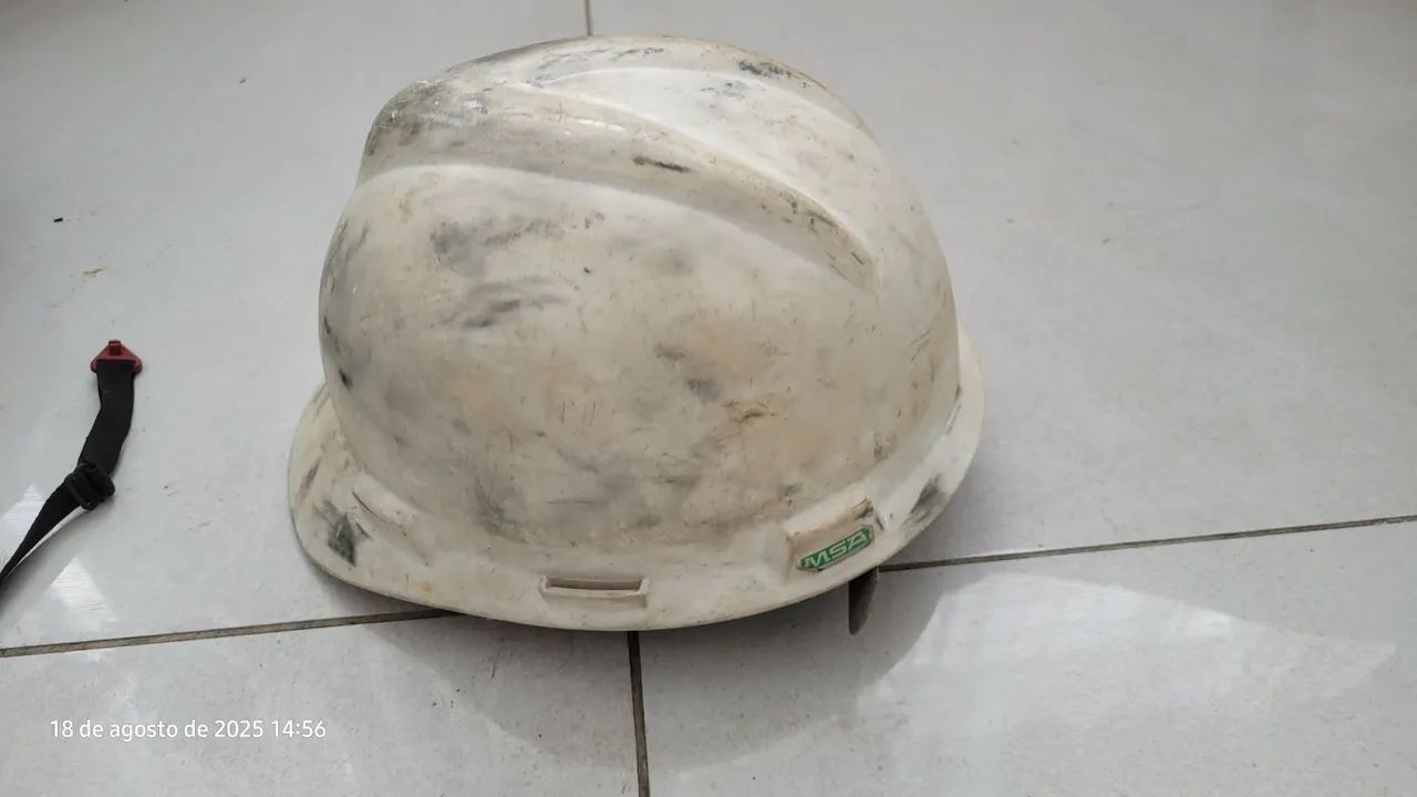 Doação Capacete EPI de segurança para obra - Foto 3