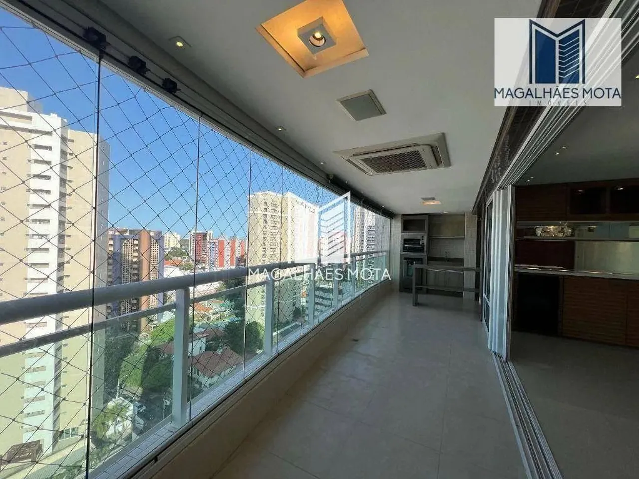 Apartamento no ed. Solaris com 3 dormitórios à venda, 165 m² por R$ 1.650.000 - Guararapes