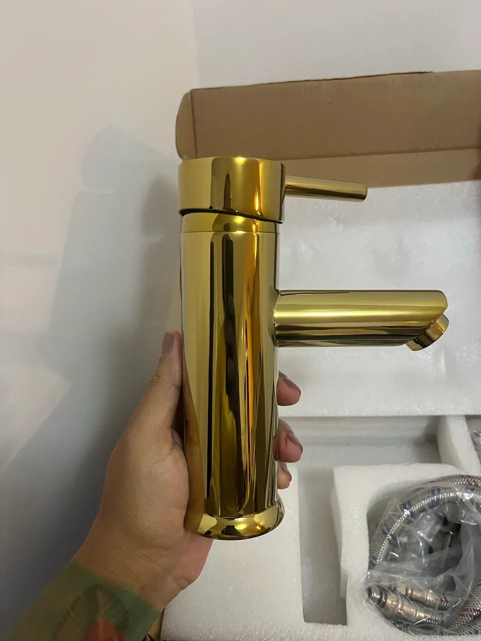 Torneira para Banheiro Mini Misturador Monocomando Dourada - nova na caixa