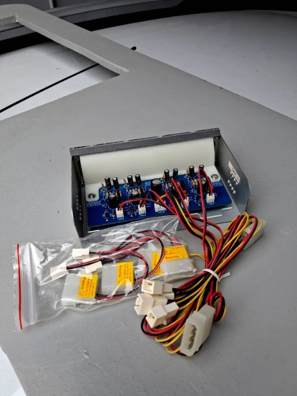 Controladora de velocidade para até 6 coolers de PC - Foto 3