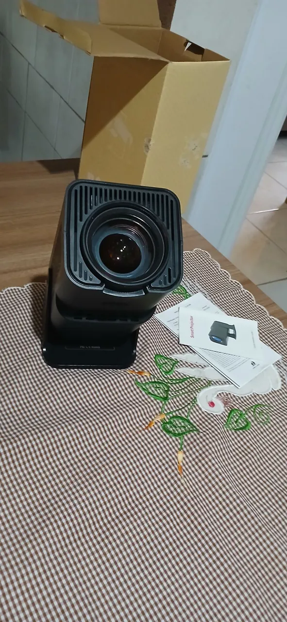 Projetor Smart, perfeito para suas sessões de cinema em casa!