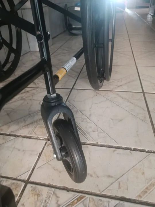 Cadeira de Rodas NOVA! - Foto 6