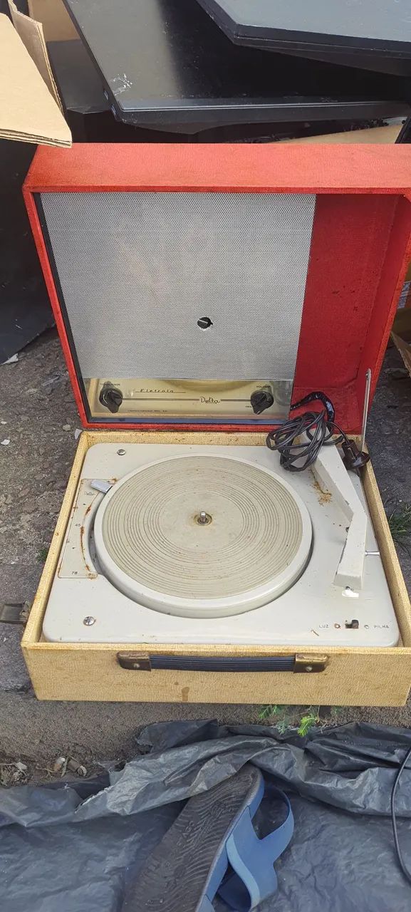 Toca discos eletrola vintage delta funcionando 