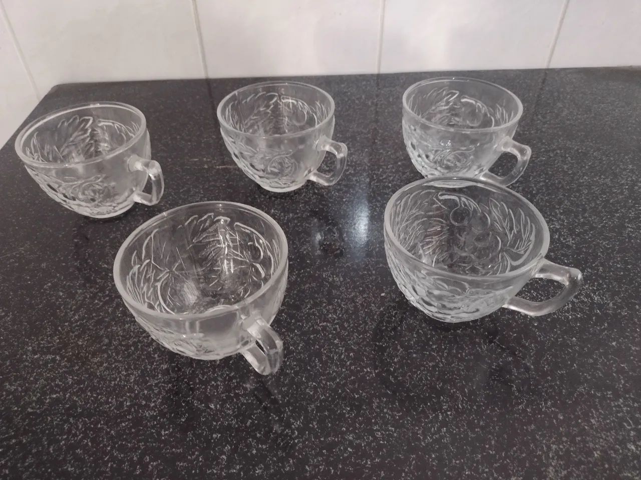 Promoção para retirar conjuntos antigo de seis xícaras de vidro da Marca King Indonésia  - Foto 2