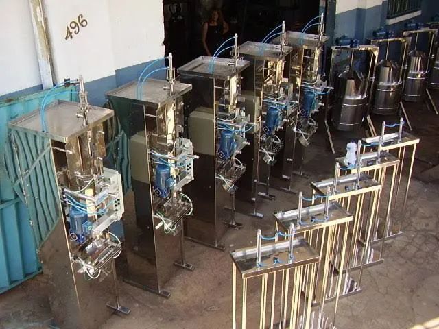  Envasadora automática para Líquidos e semiiquidos   - Foto 2