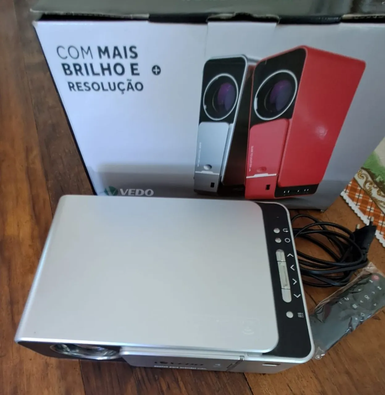 Projetor Vedo - Alta resolução e brilho