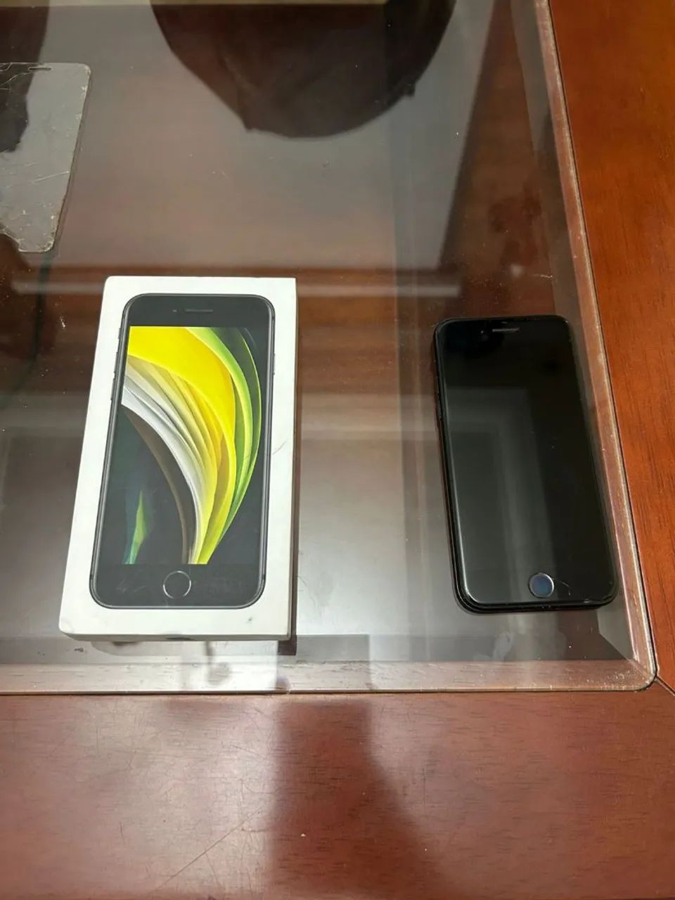 Vendo celular iPhone SE 2020