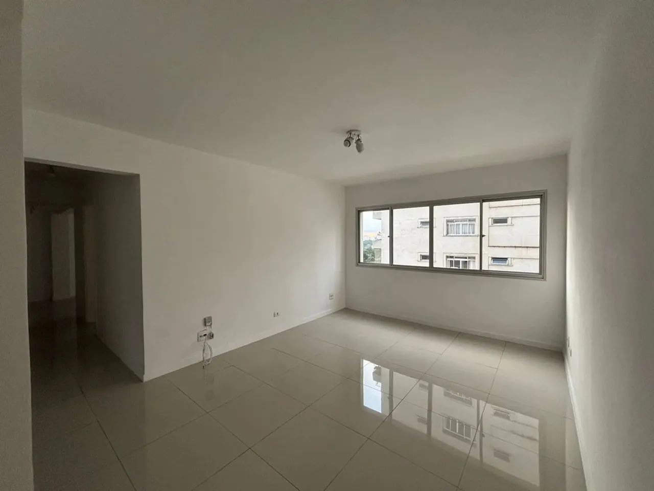 Imóvel para aluguel possui 85 metros quadrados com 2 quartos em Vila Madalena - São Paulo 