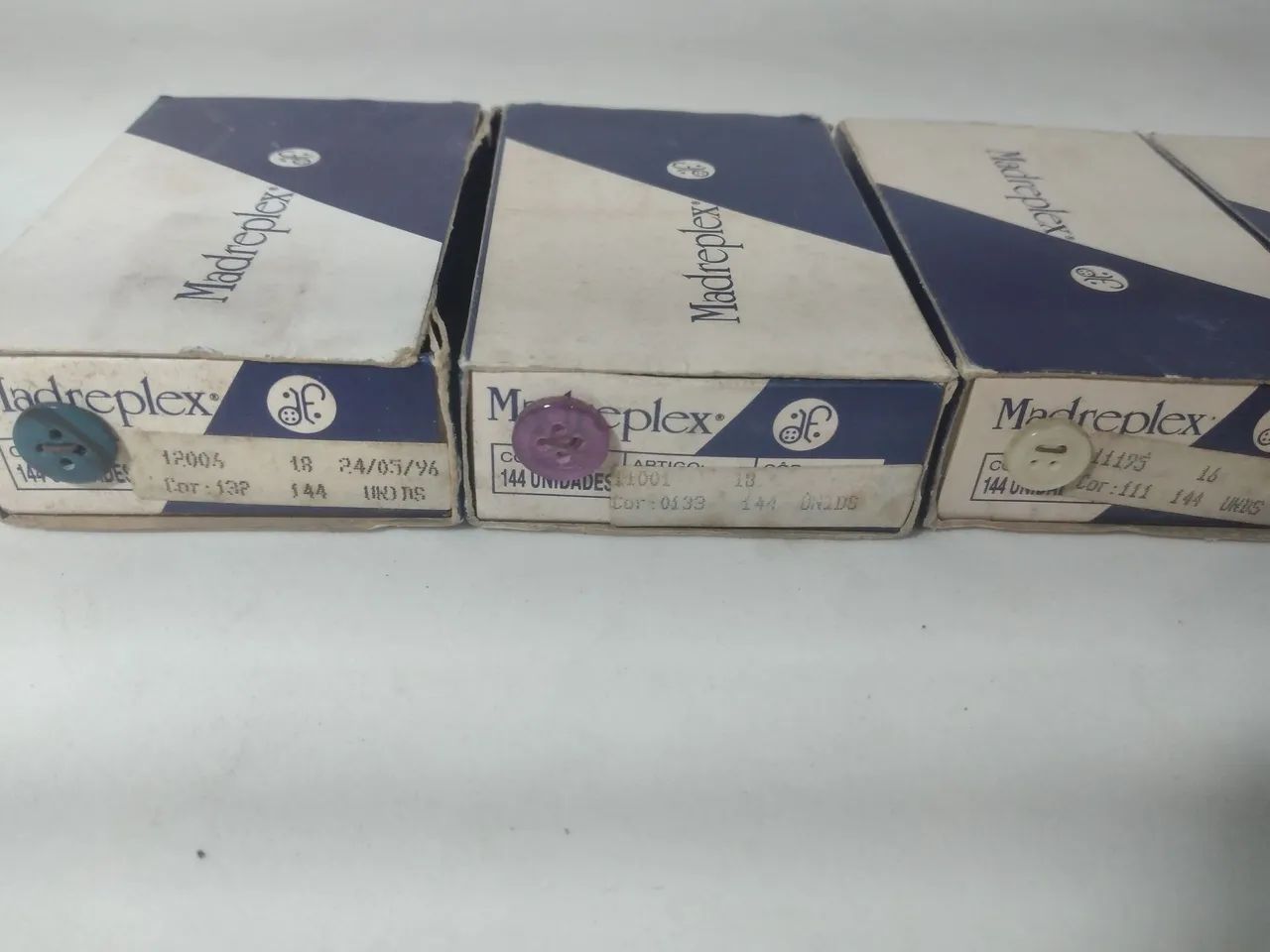Caixa de botões antigos Madreplex anos 90 - Foto 4