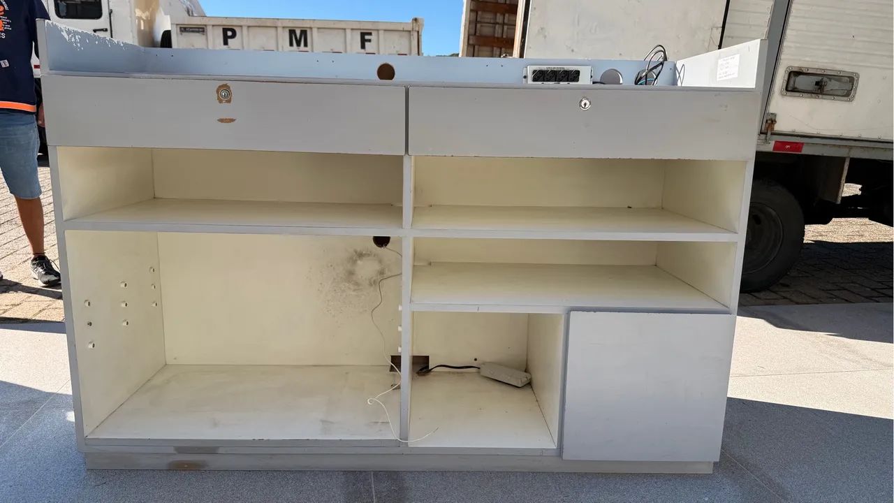 Balcão caixa em madeira laqueada - Foto 5