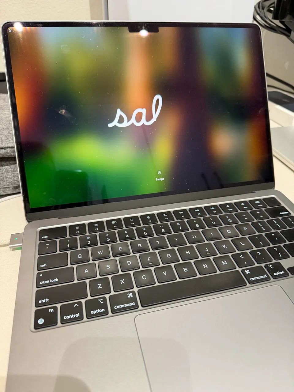 Macbook Air M2 13.6 8gb Ram 256gb Ssd Cinza (c/ Detalhe
