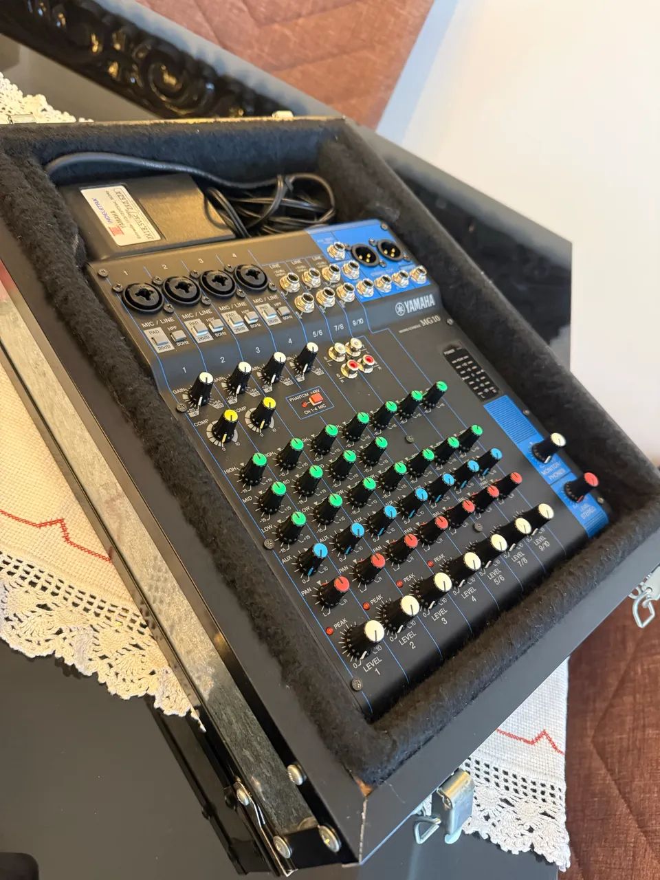 Mesa de som YAMAHA MG10