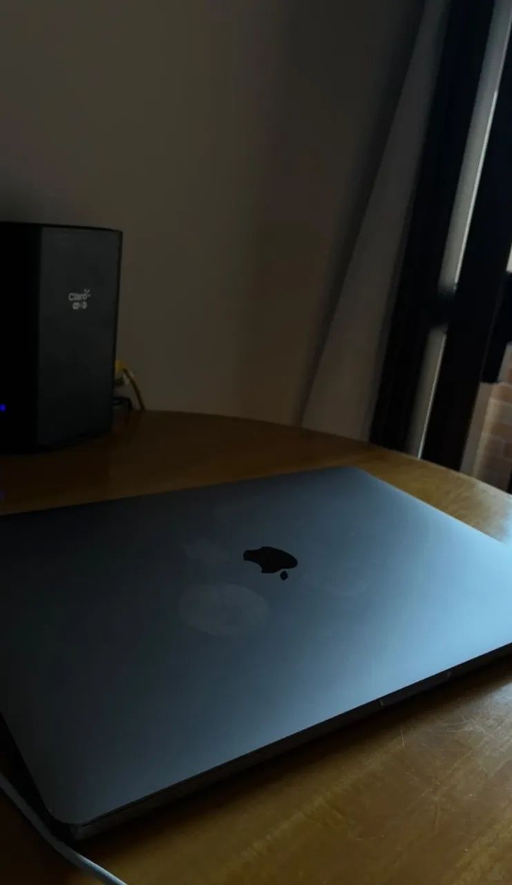 MacBook Pro 2018 i7 16GB 256GB 15 polegadas com Touch Bar e