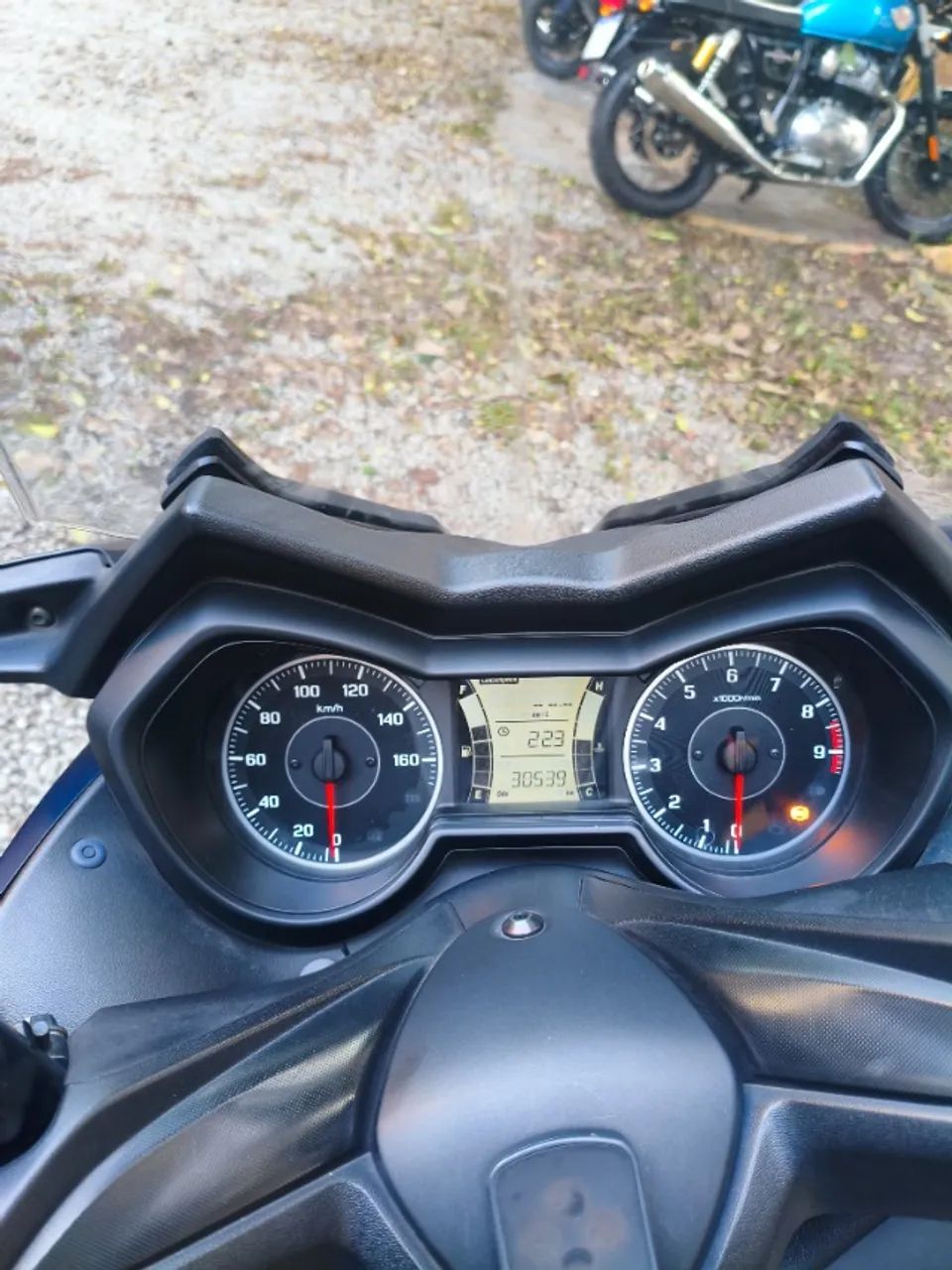 XMAX 2024 ABS $26.000 - Foto 5