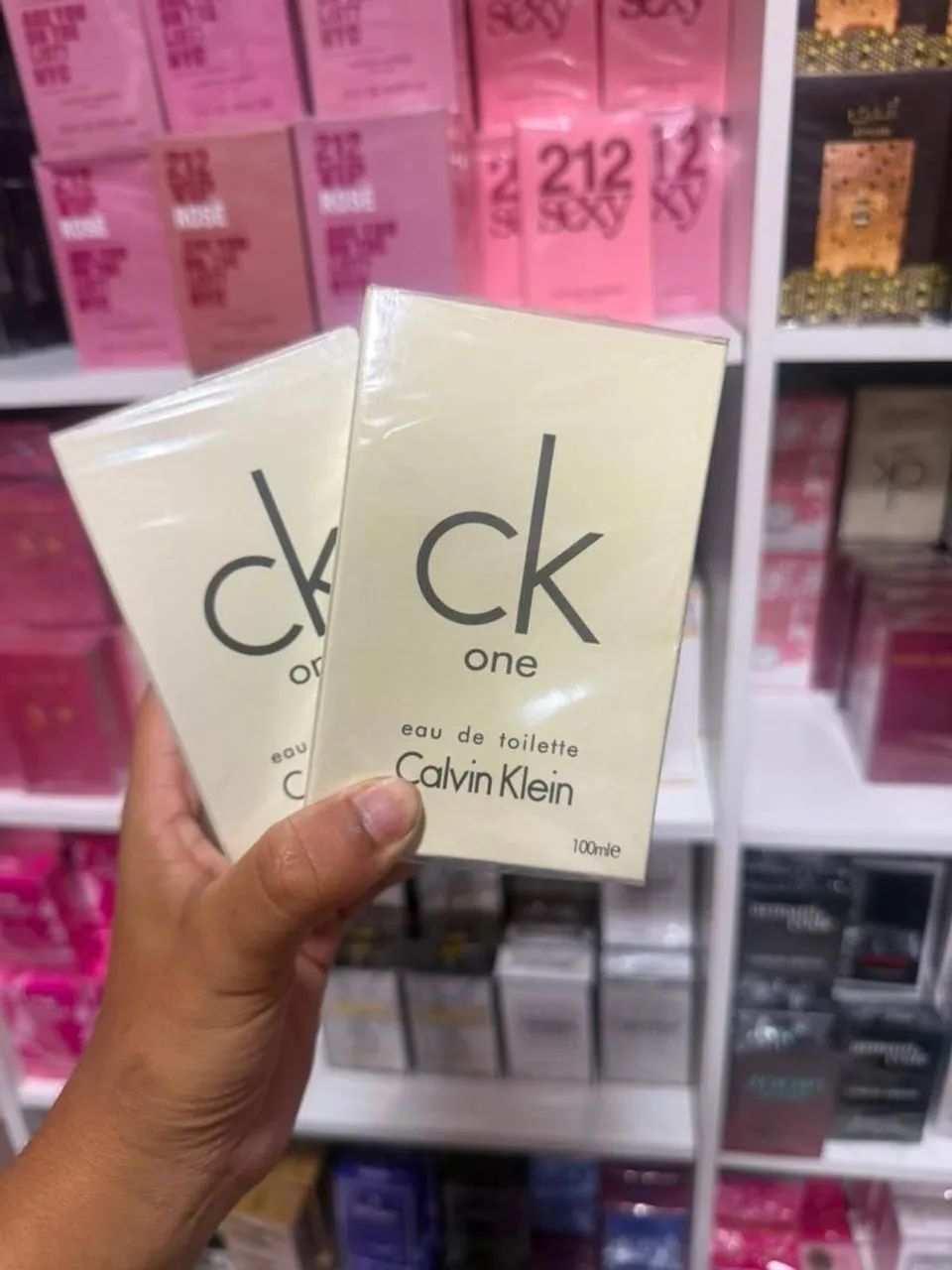 3 perfumes por 100 reais - Foto 2