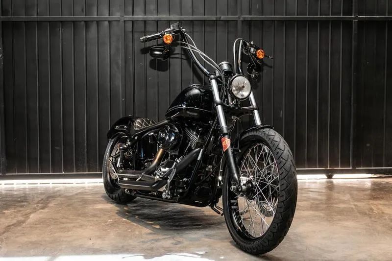 HARLEY-DAVIDSON BLACKLINE 2012 - Foto 2