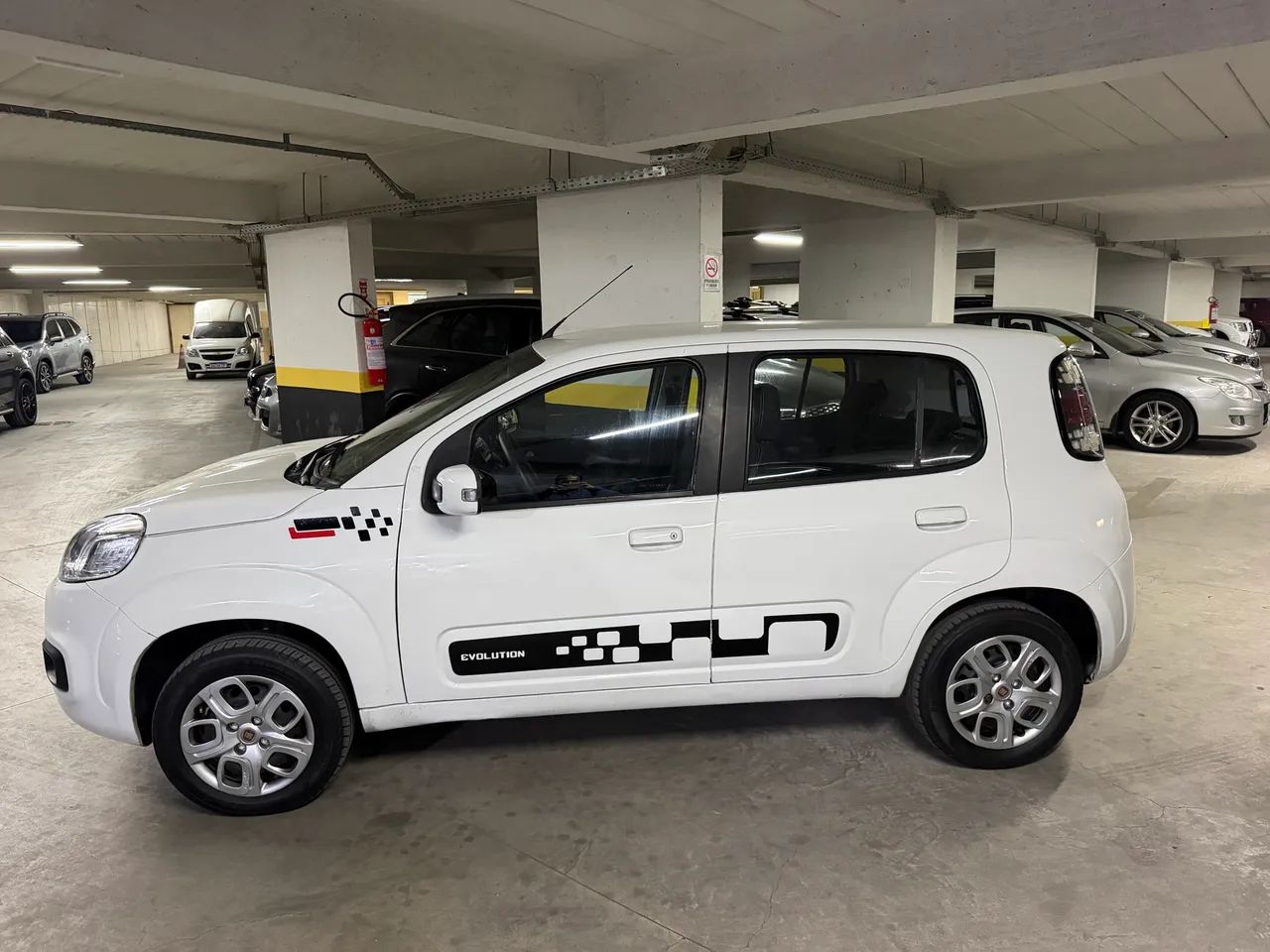 Fiat Uno Evolution 1.4 Fire Flex 8V 5P 2016 - Foto 5