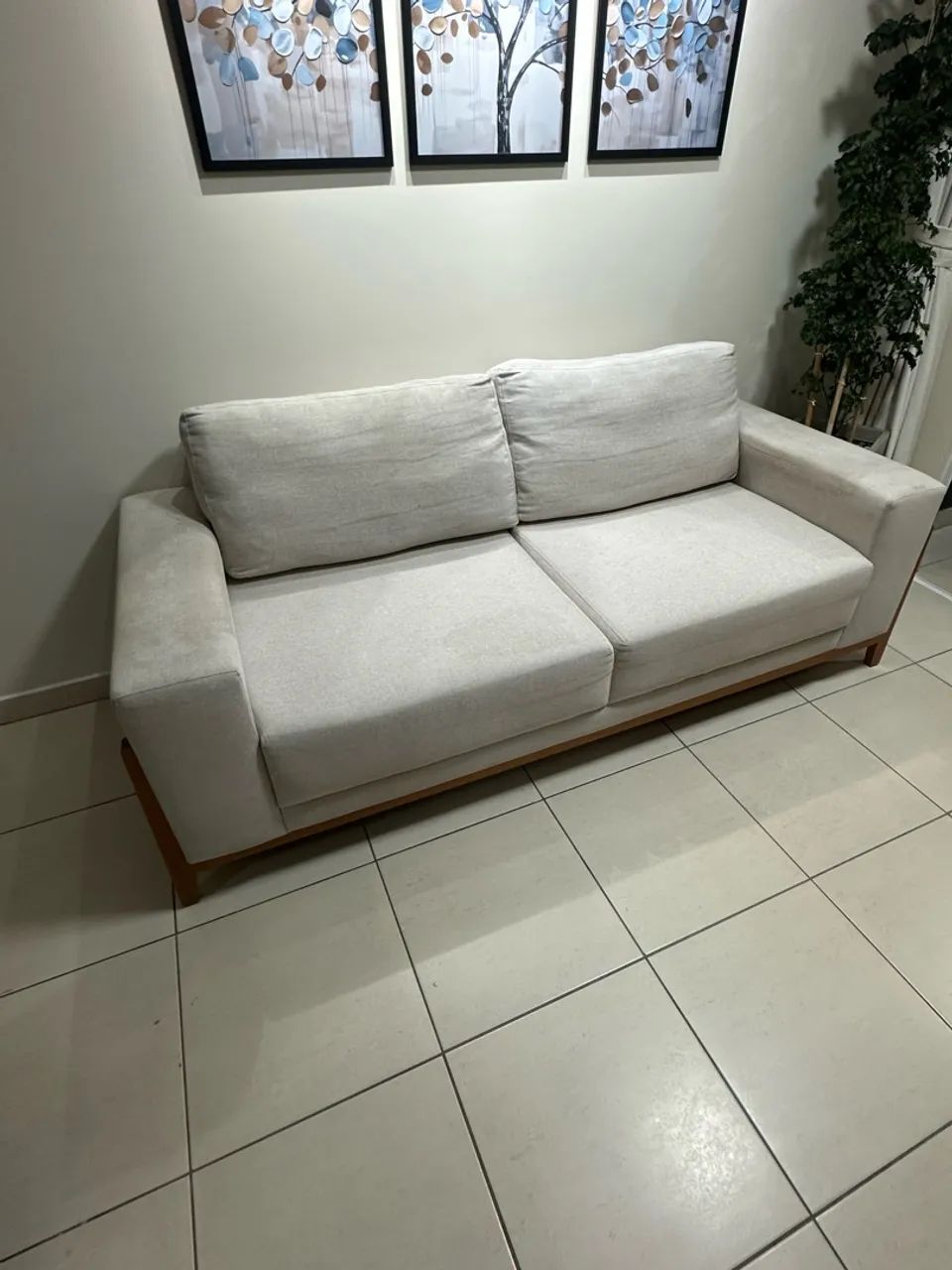 Sofa moderno com um ano de uso - Foto 2
