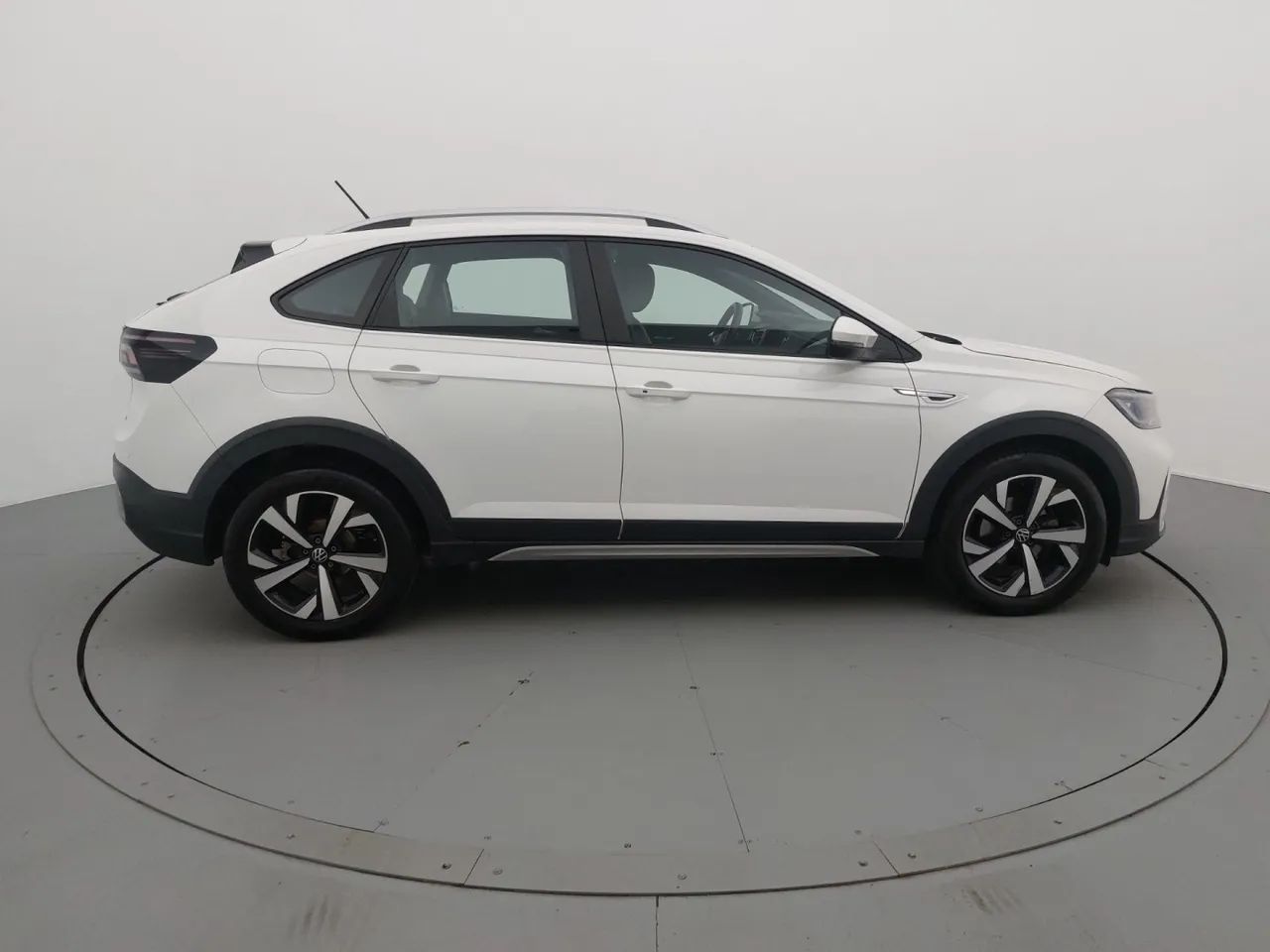 Volkswagen Nivus Highline 1.0 200 TSI Flex Aut., foto 6 de 18