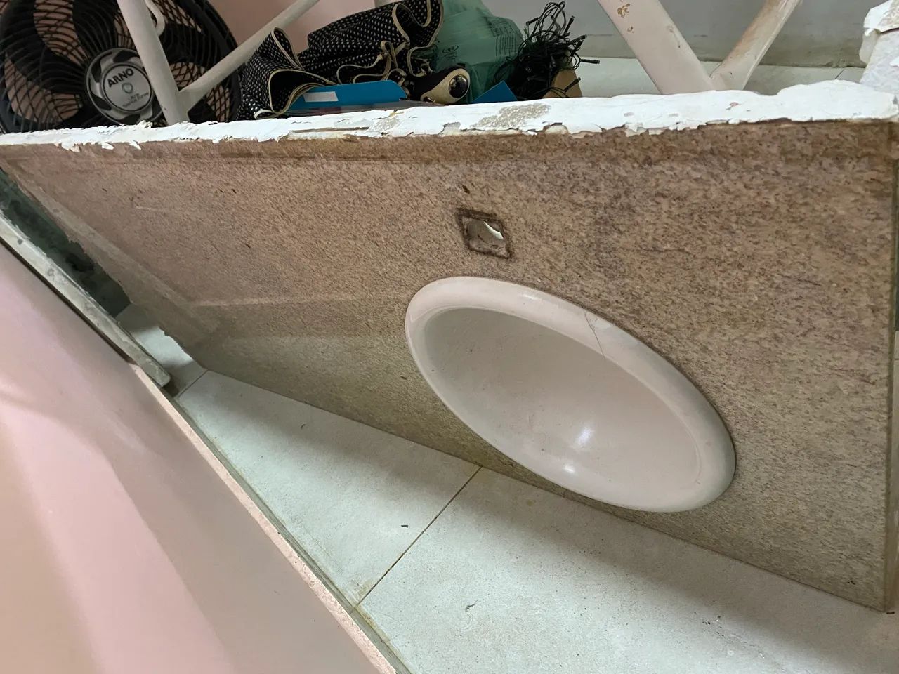 Vende uma pia de mármore 