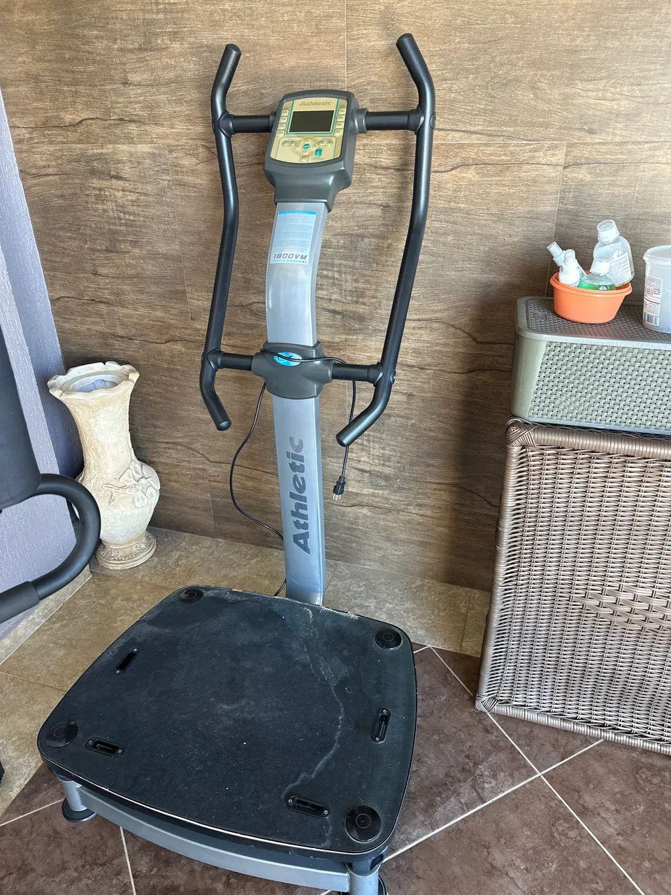 plataforma vibratória Athletic Advanced 1800VM - Foto 2