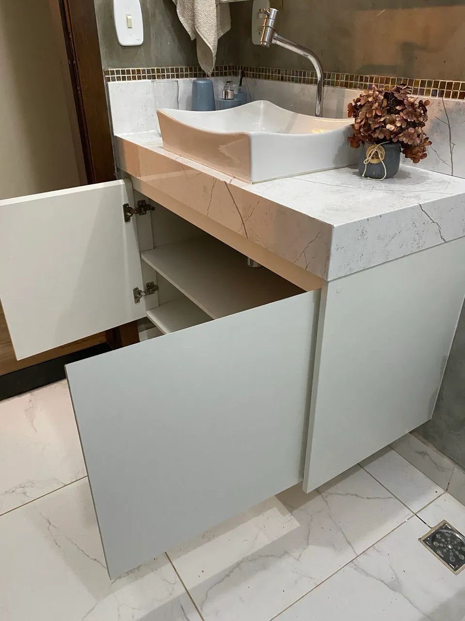 Armário para banheiro em MDF